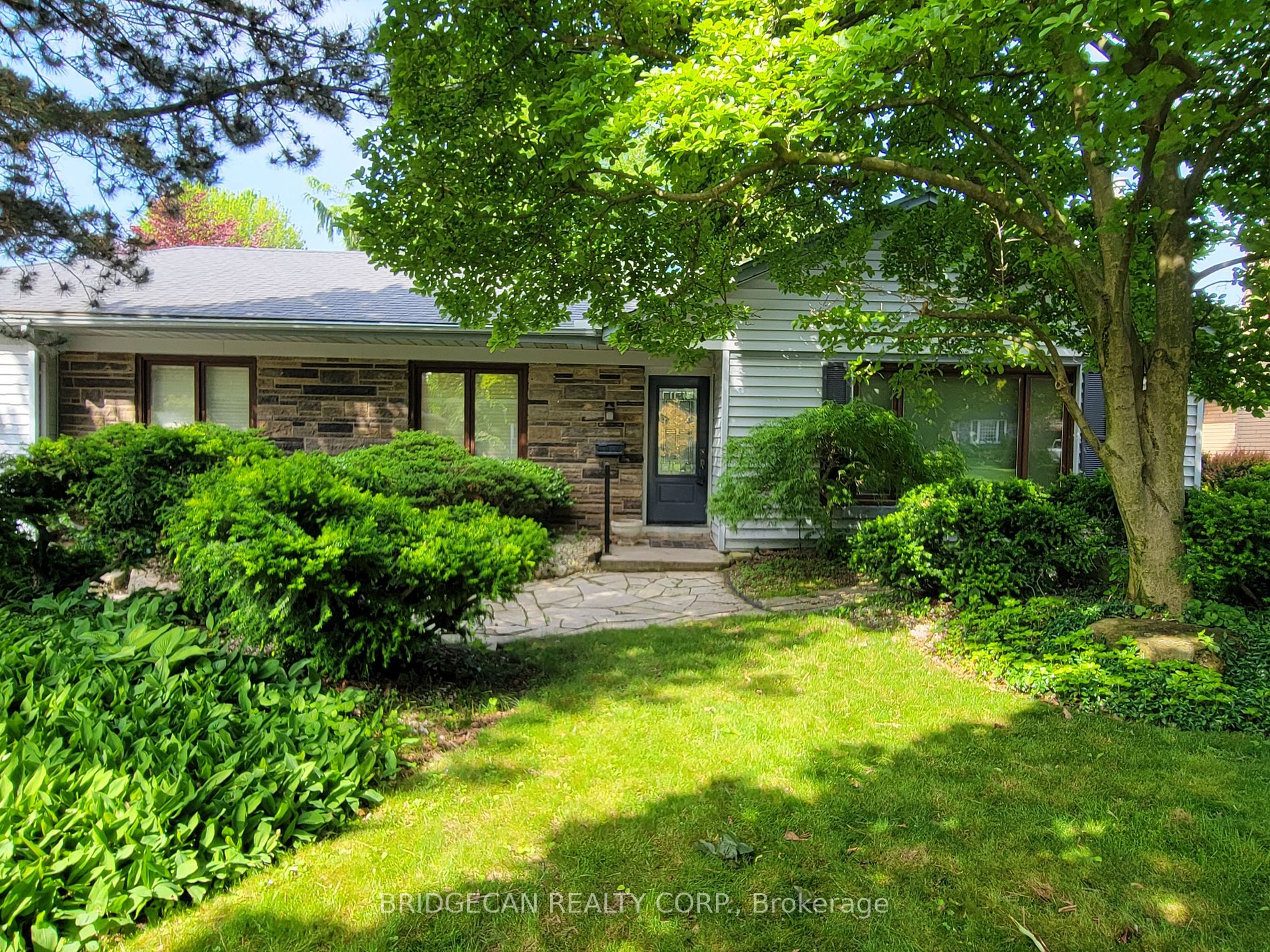 869 Condor Drive