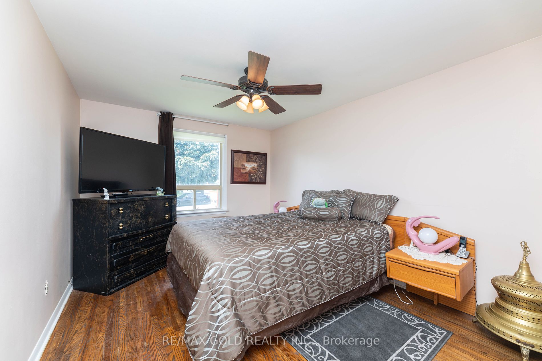 33 Deerfield Cres