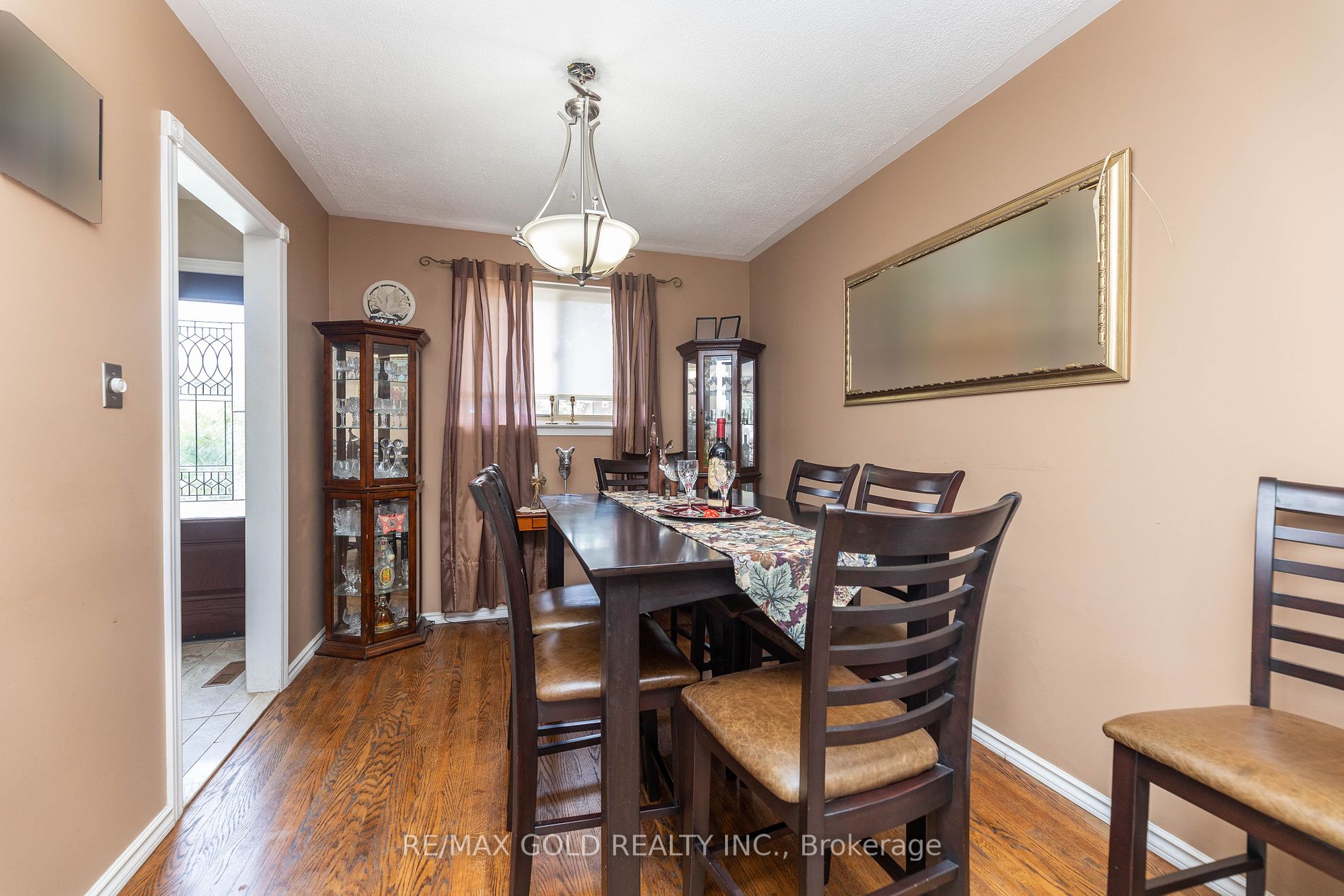 33 Deerfield Cres