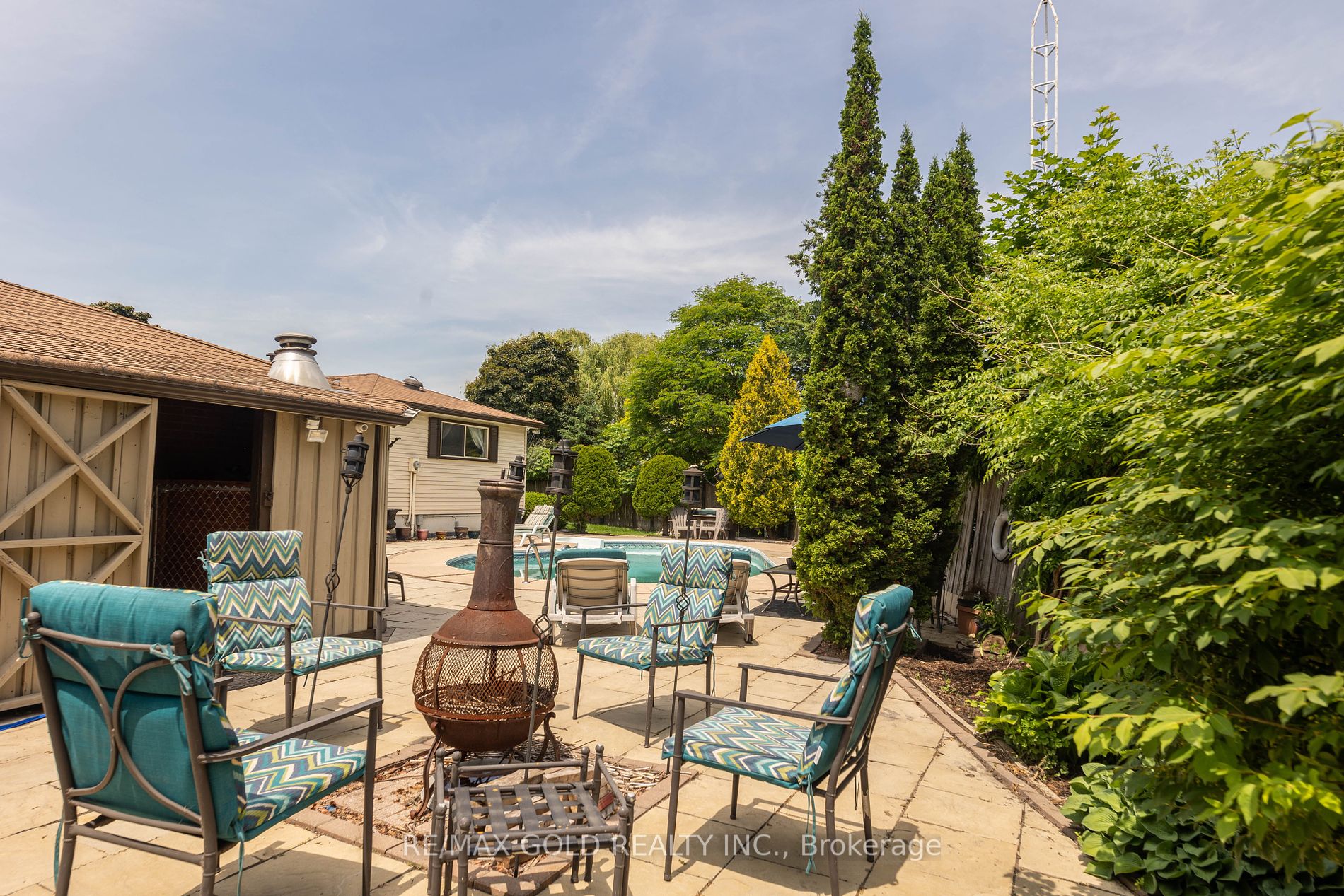 33 Deerfield Cres