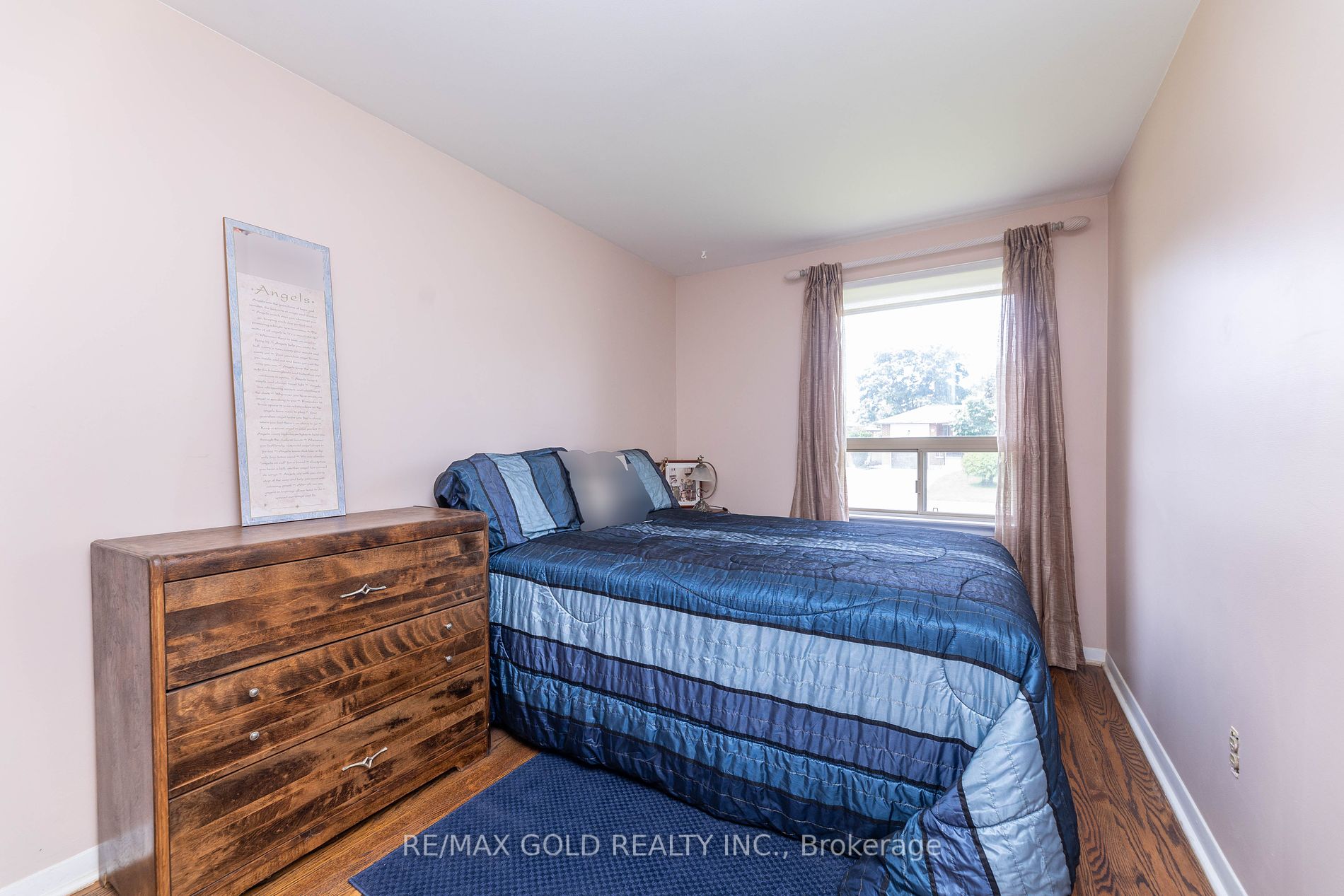 33 Deerfield Cres