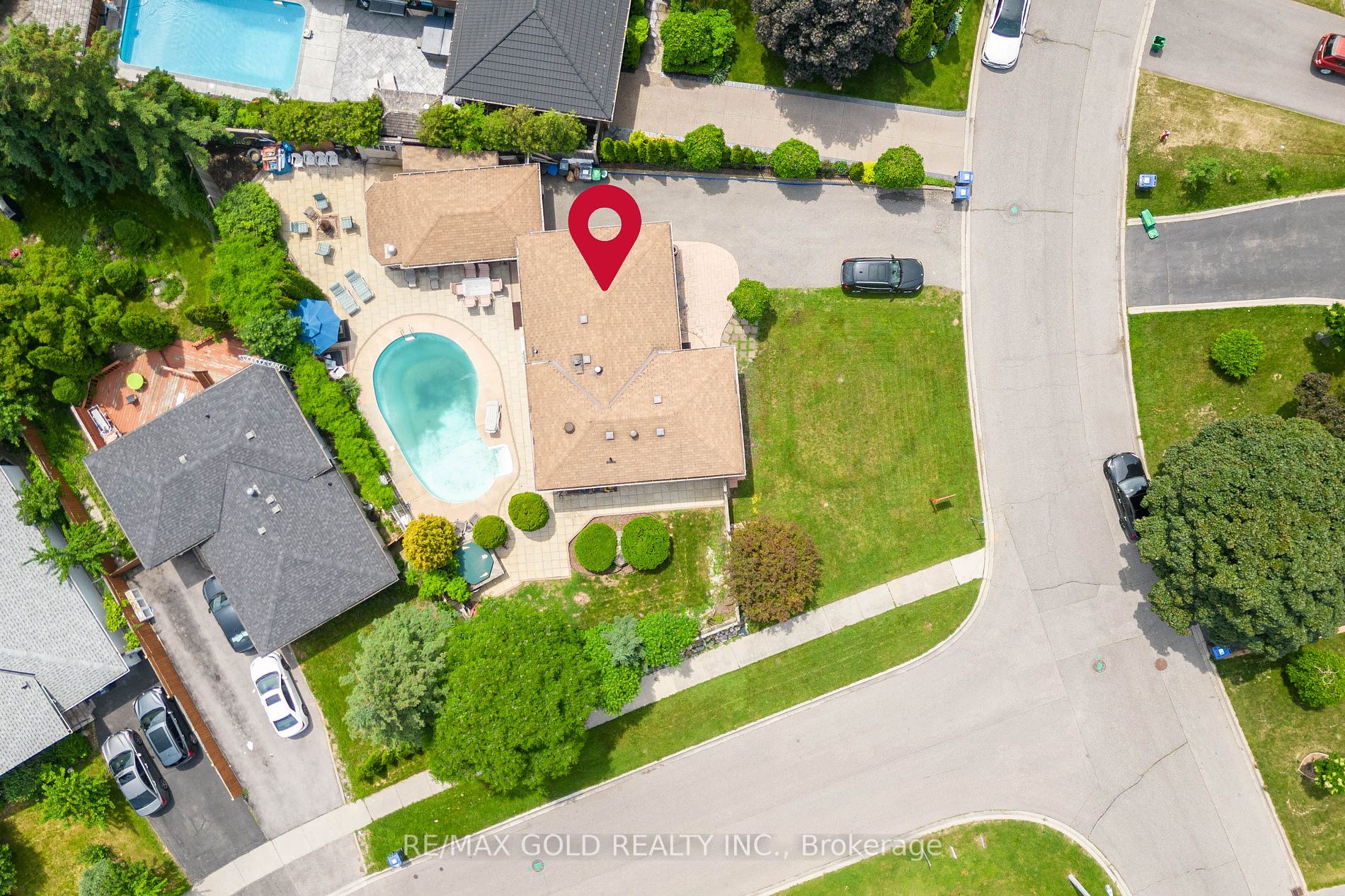 33 Deerfield Cres