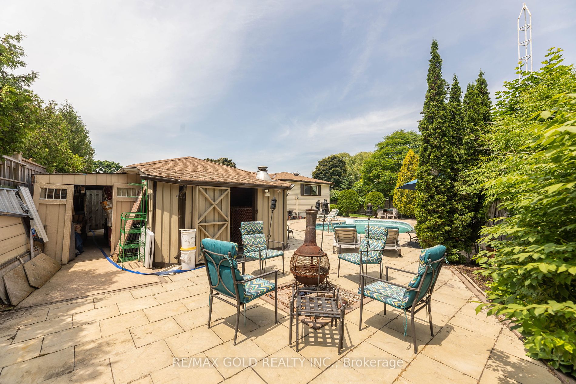 33 Deerfield Cres