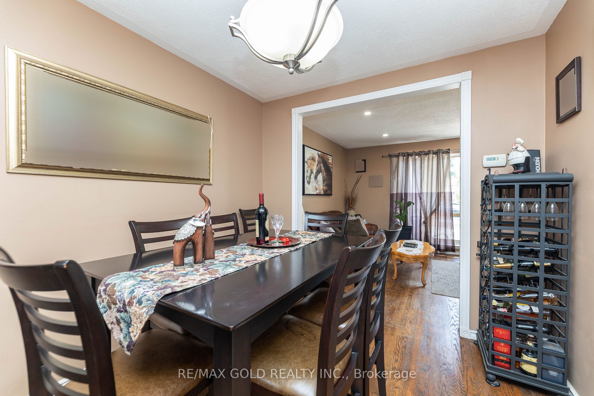 33 Deerfield Cres