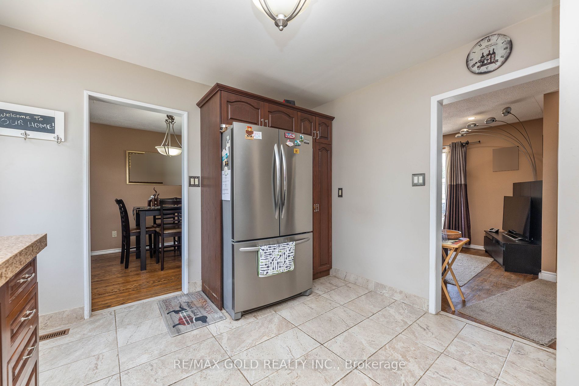 33 Deerfield Cres