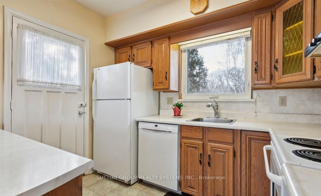272 Renforth Drive