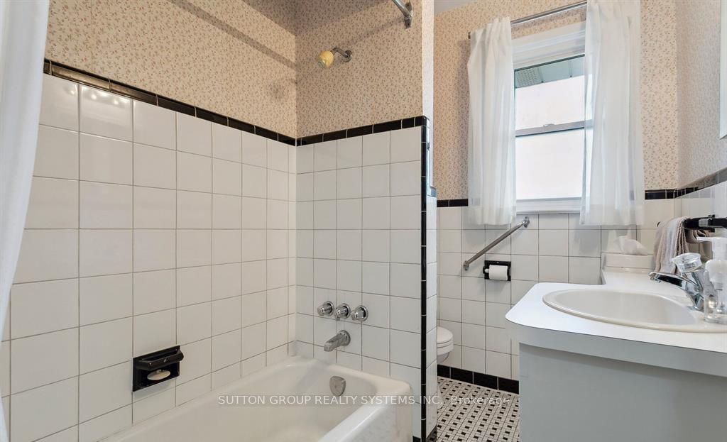 272 Renforth Drive