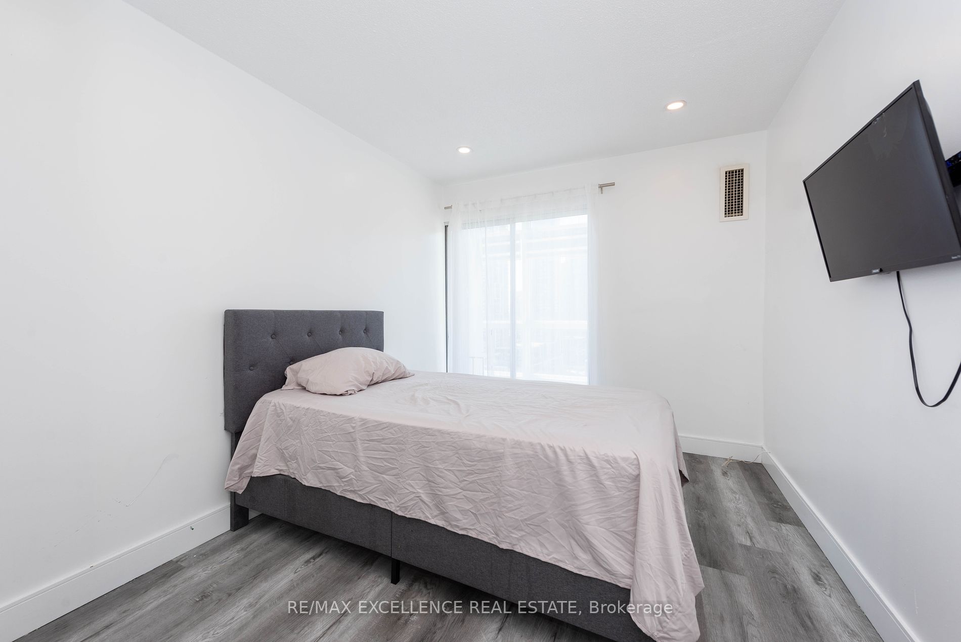 350 Webb Drive, #2301