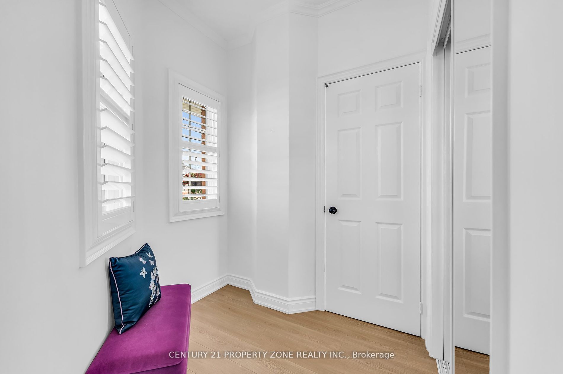214 Ellis Crescent