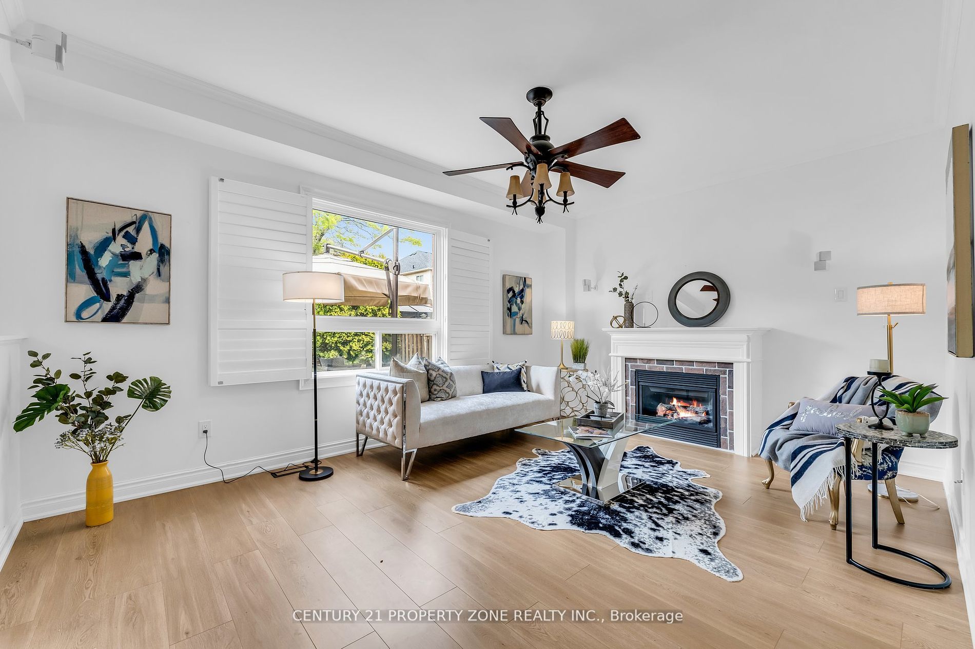 214 Ellis Crescent