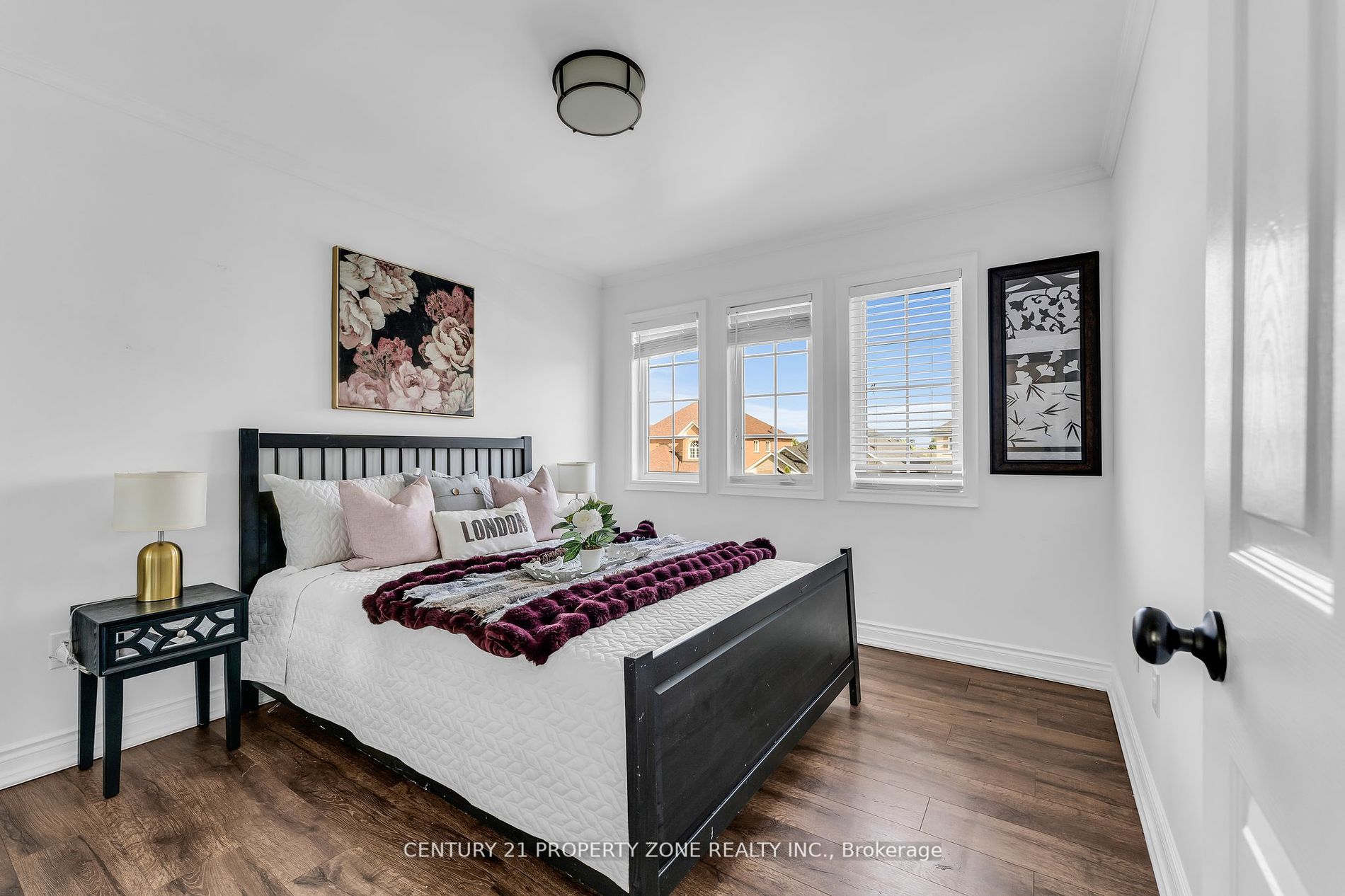 214 Ellis Crescent
