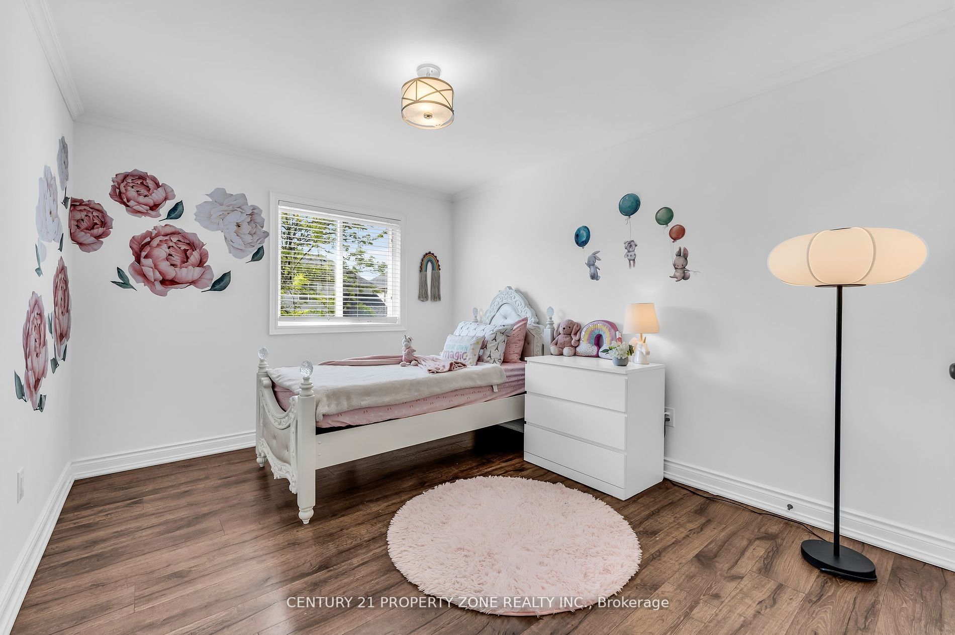 214 Ellis Crescent