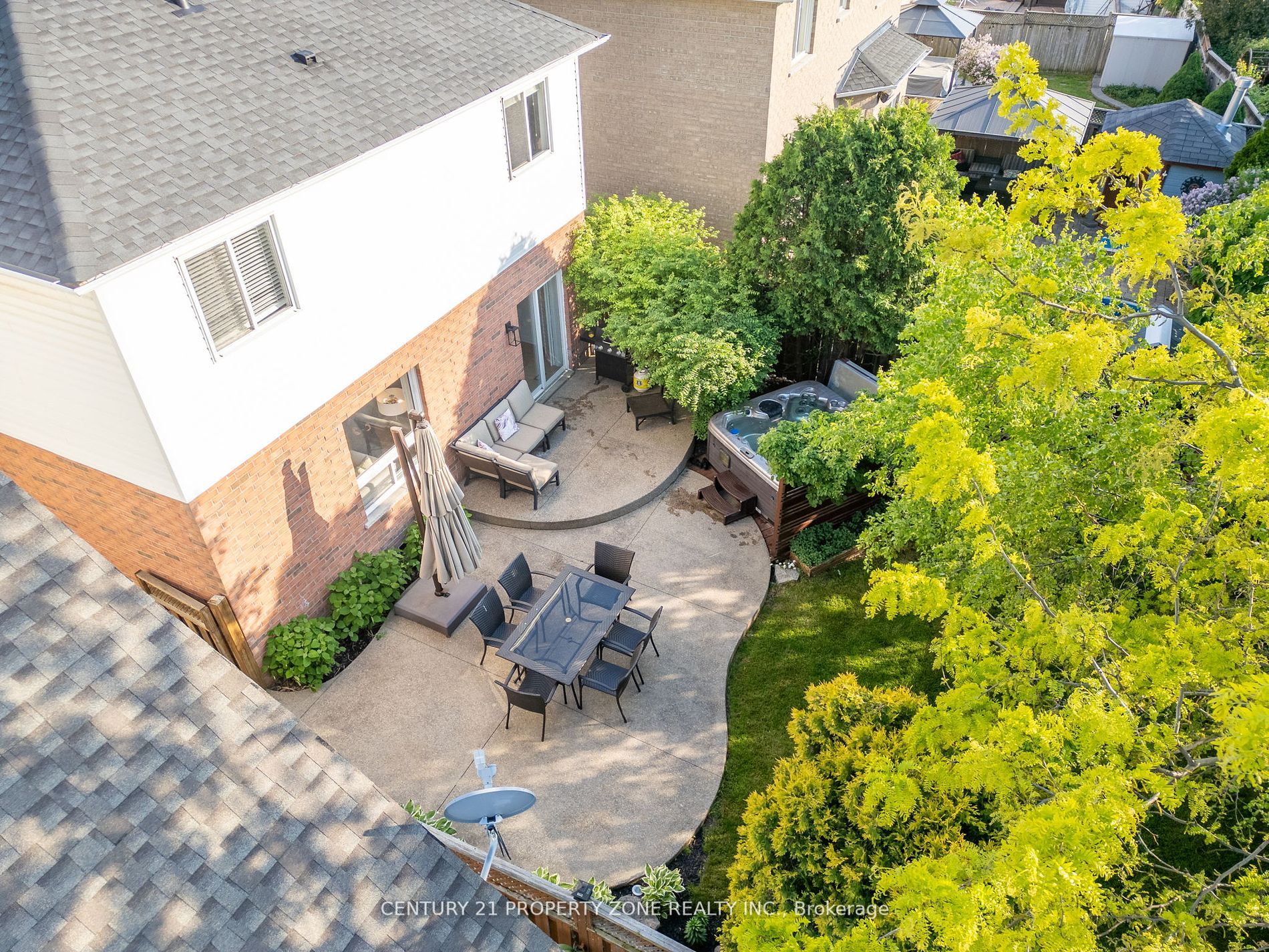 214 Ellis Crescent