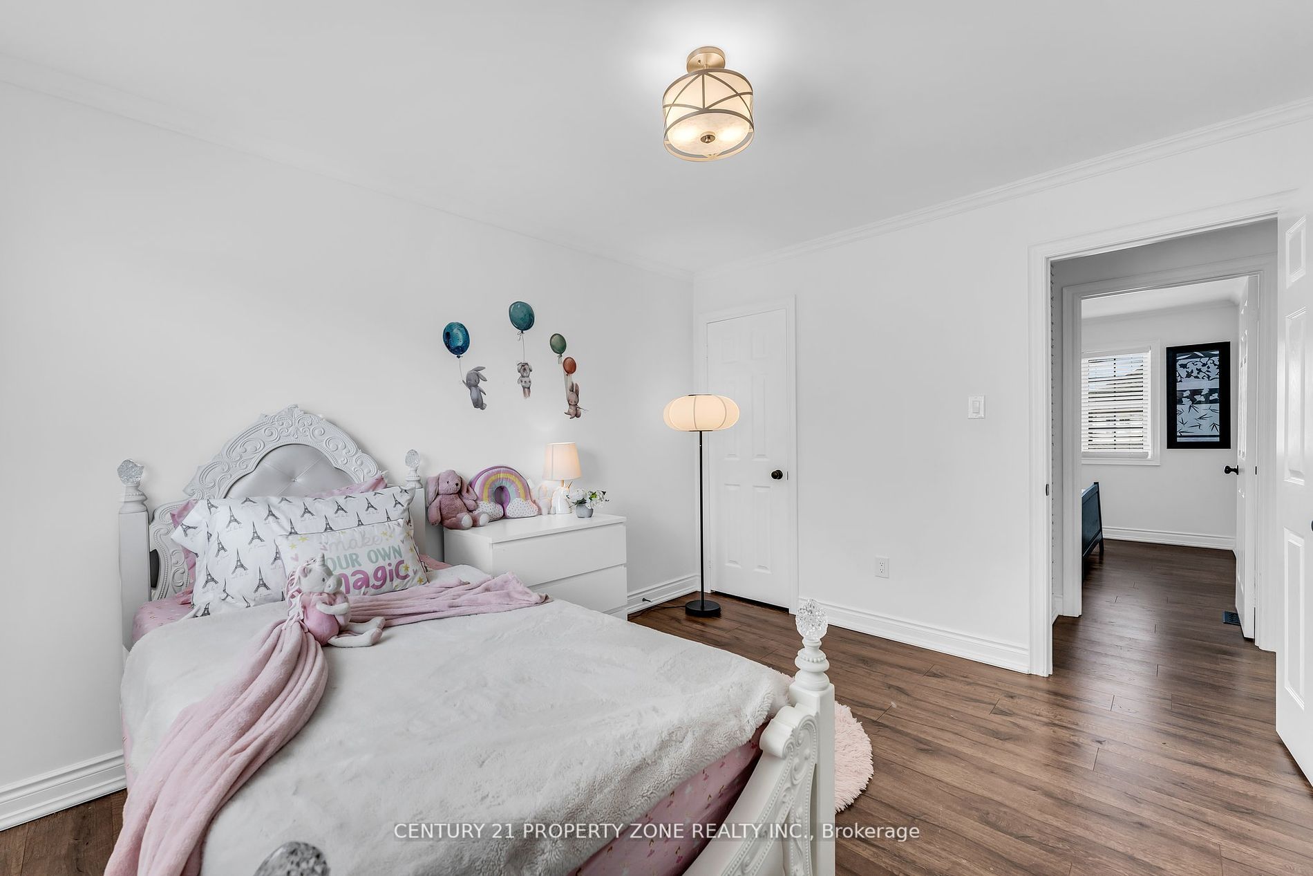 214 Ellis Crescent