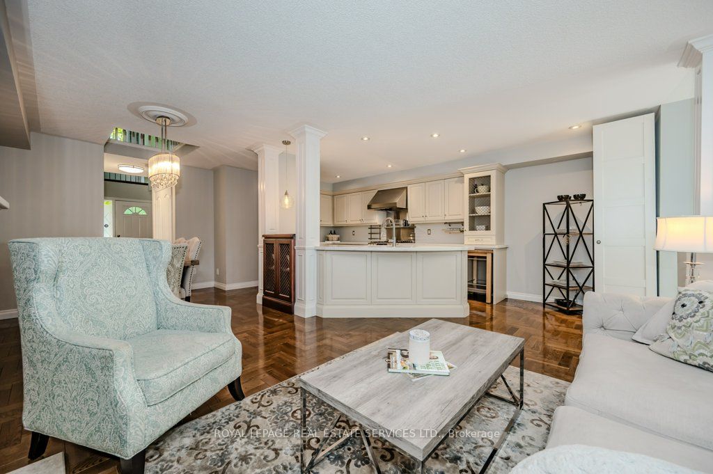 1084 Queen St W, #48B