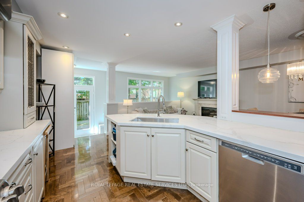 1084 Queen St W, #48B