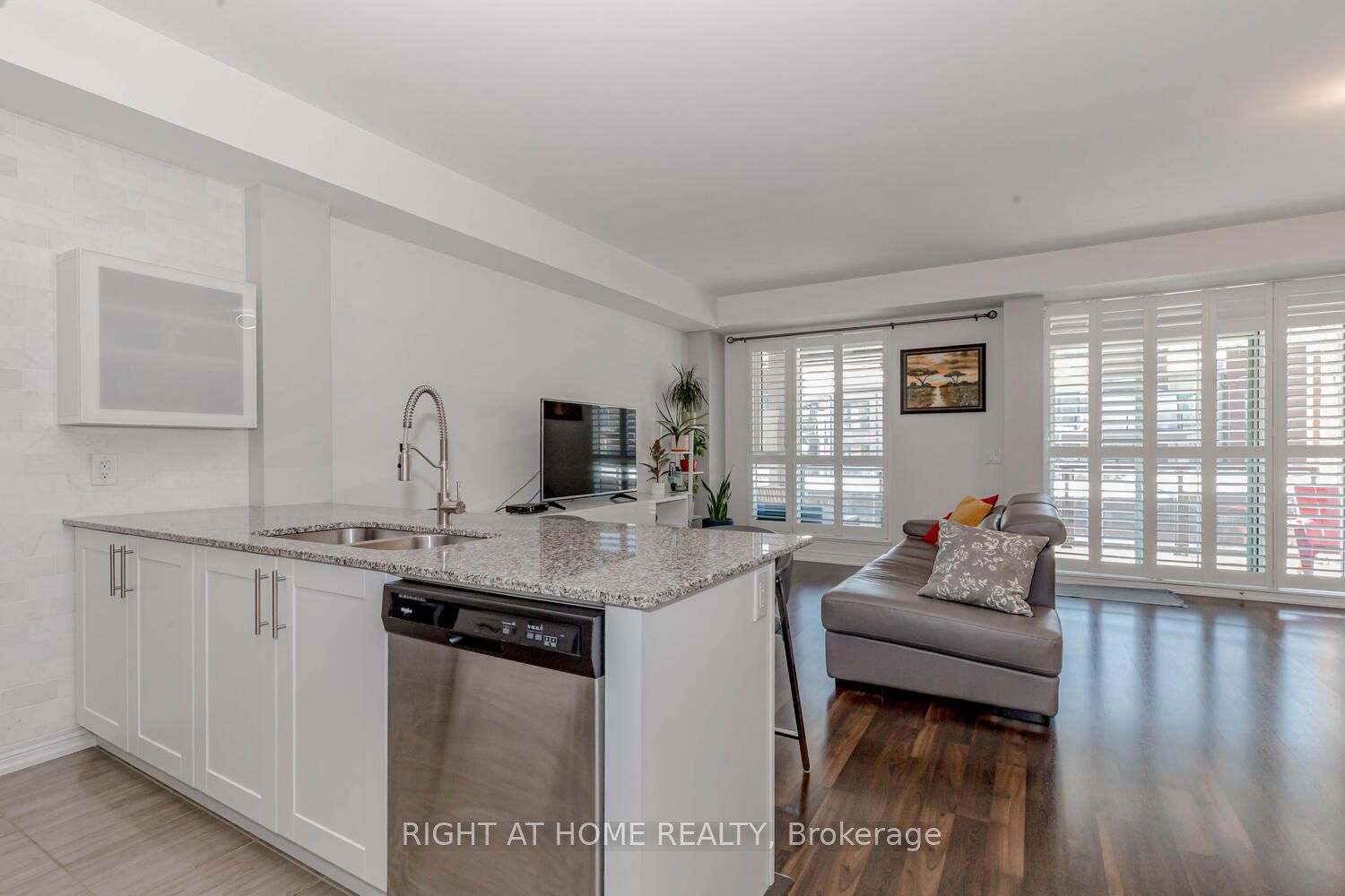 2370 Khalsa Gate, #207