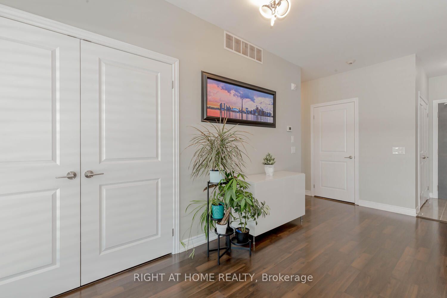 2370 Khalsa Gate, #207