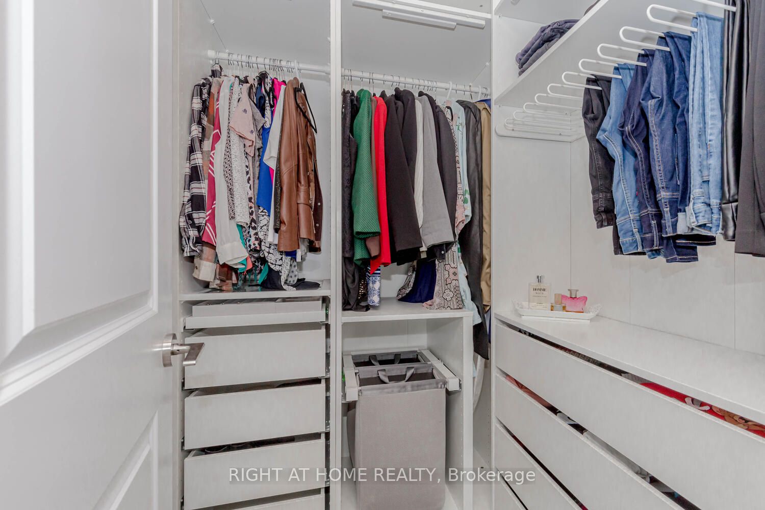 2370 Khalsa Gate, #207