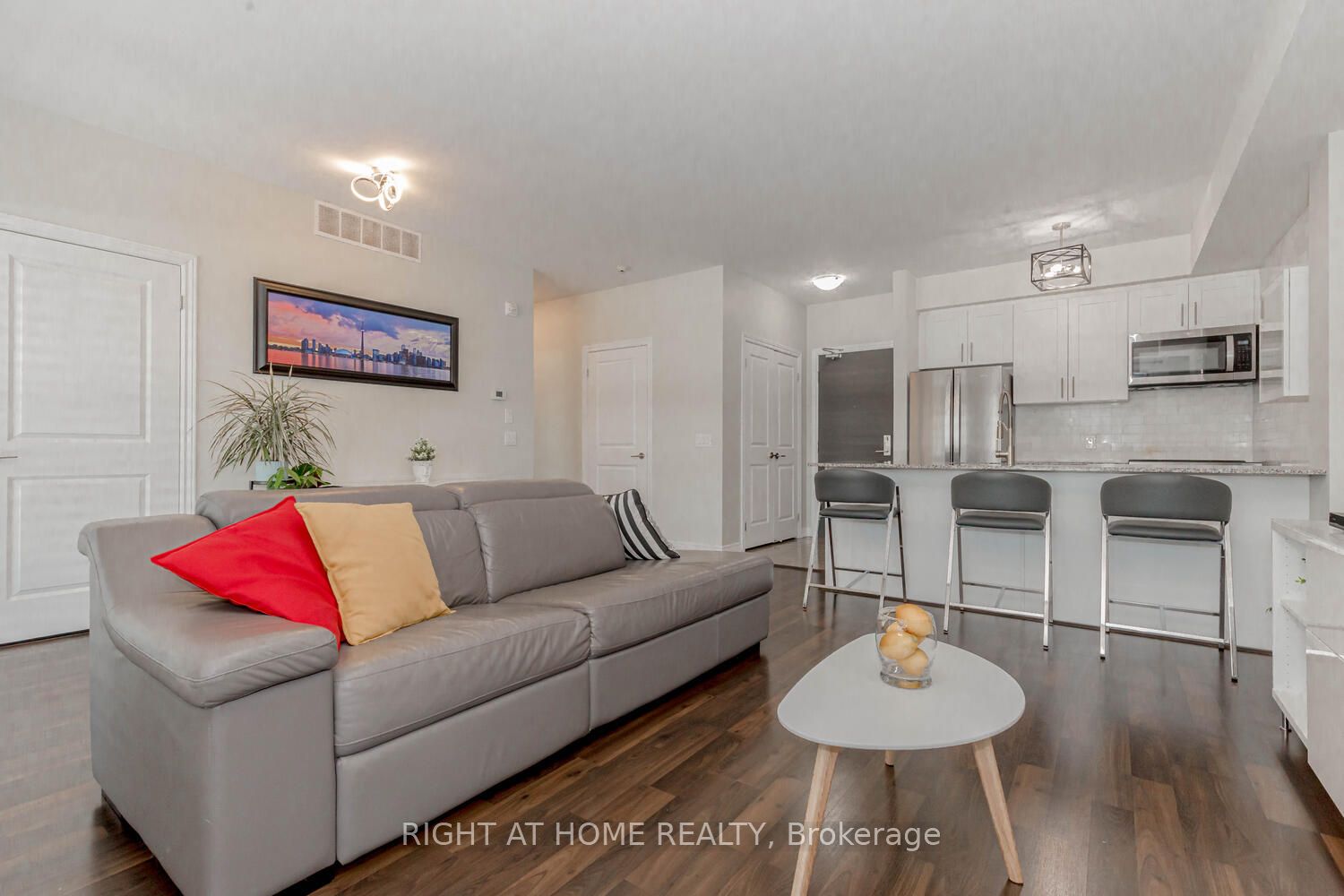 2370 Khalsa Gate, #207