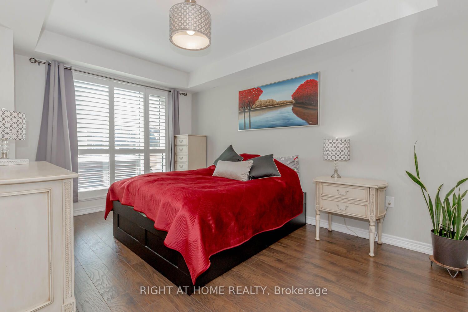 2370 Khalsa Gate, #207