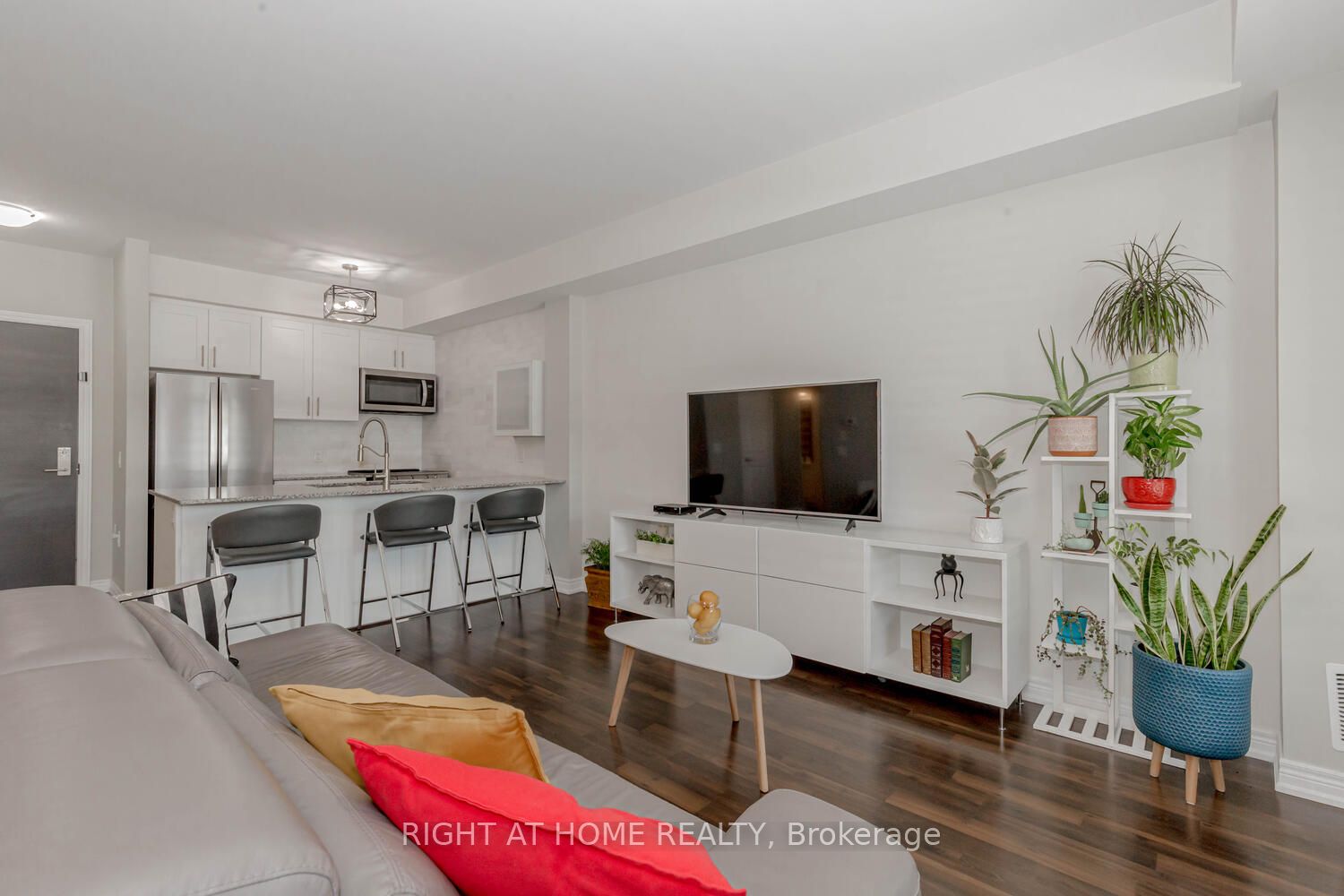 2370 Khalsa Gate, #207