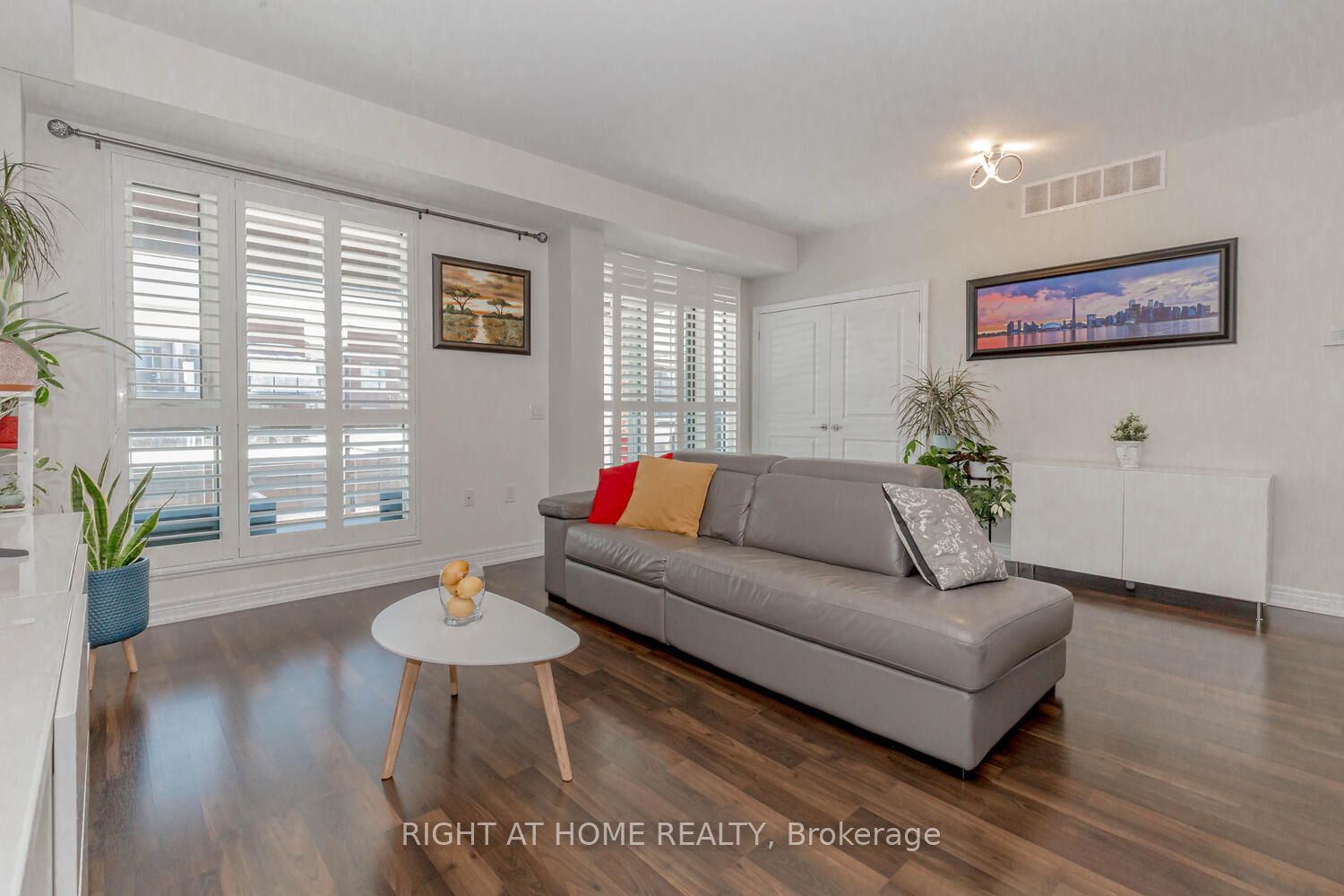 2370 Khalsa Gate, #207