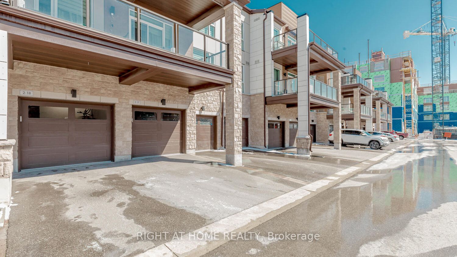 2370 Khalsa Gate, #207
