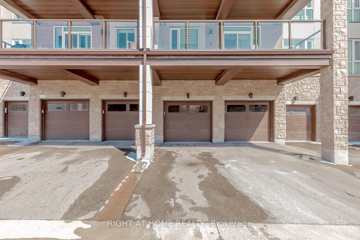 2370 Khalsa Gate, #207