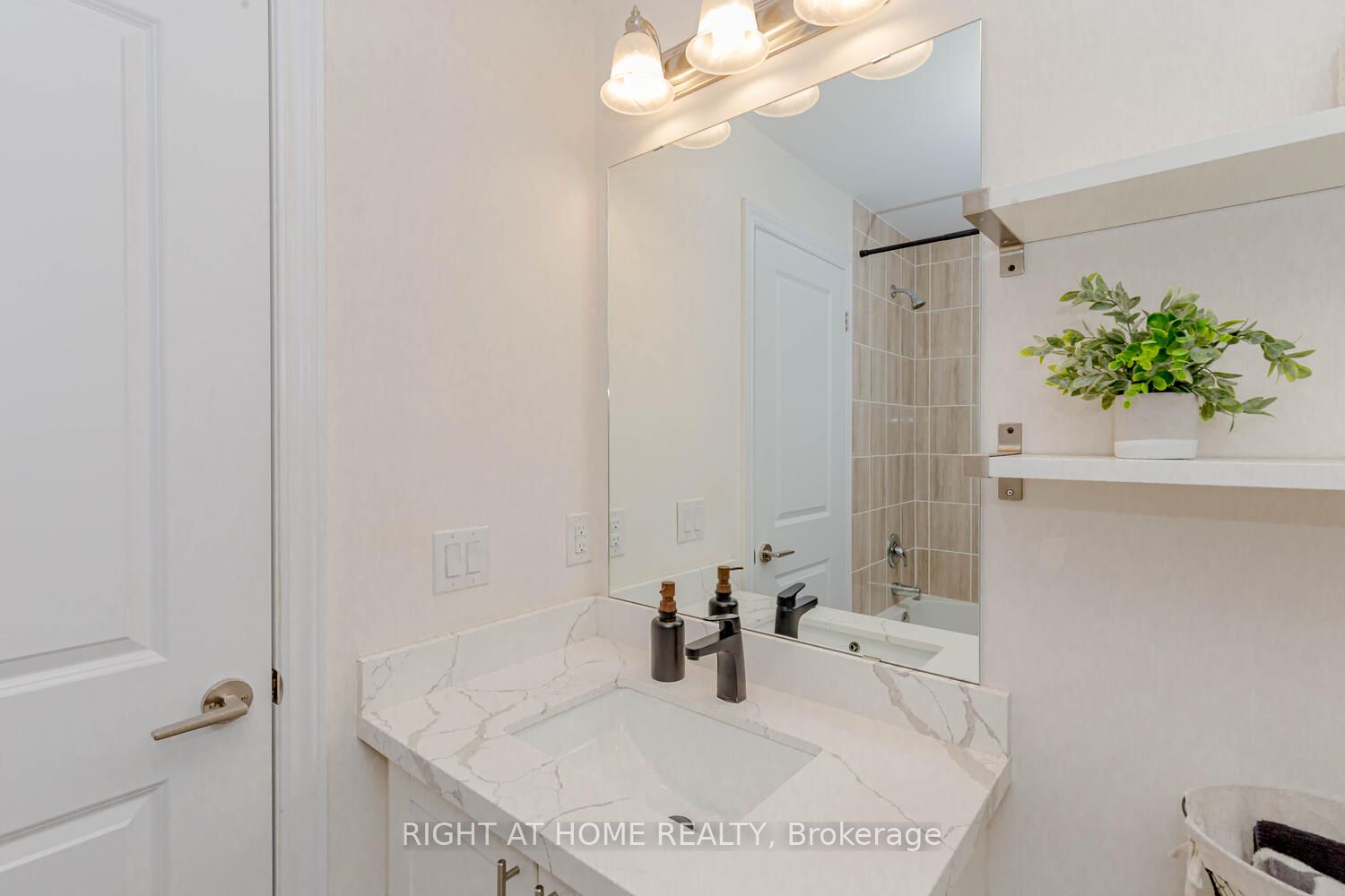 2370 Khalsa Gate, #207
