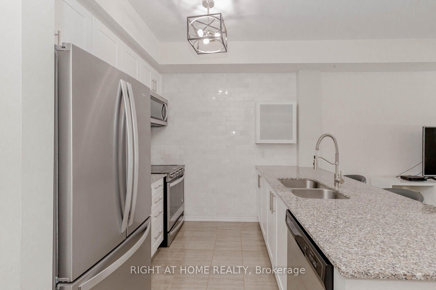 2370 Khalsa Gate, #207