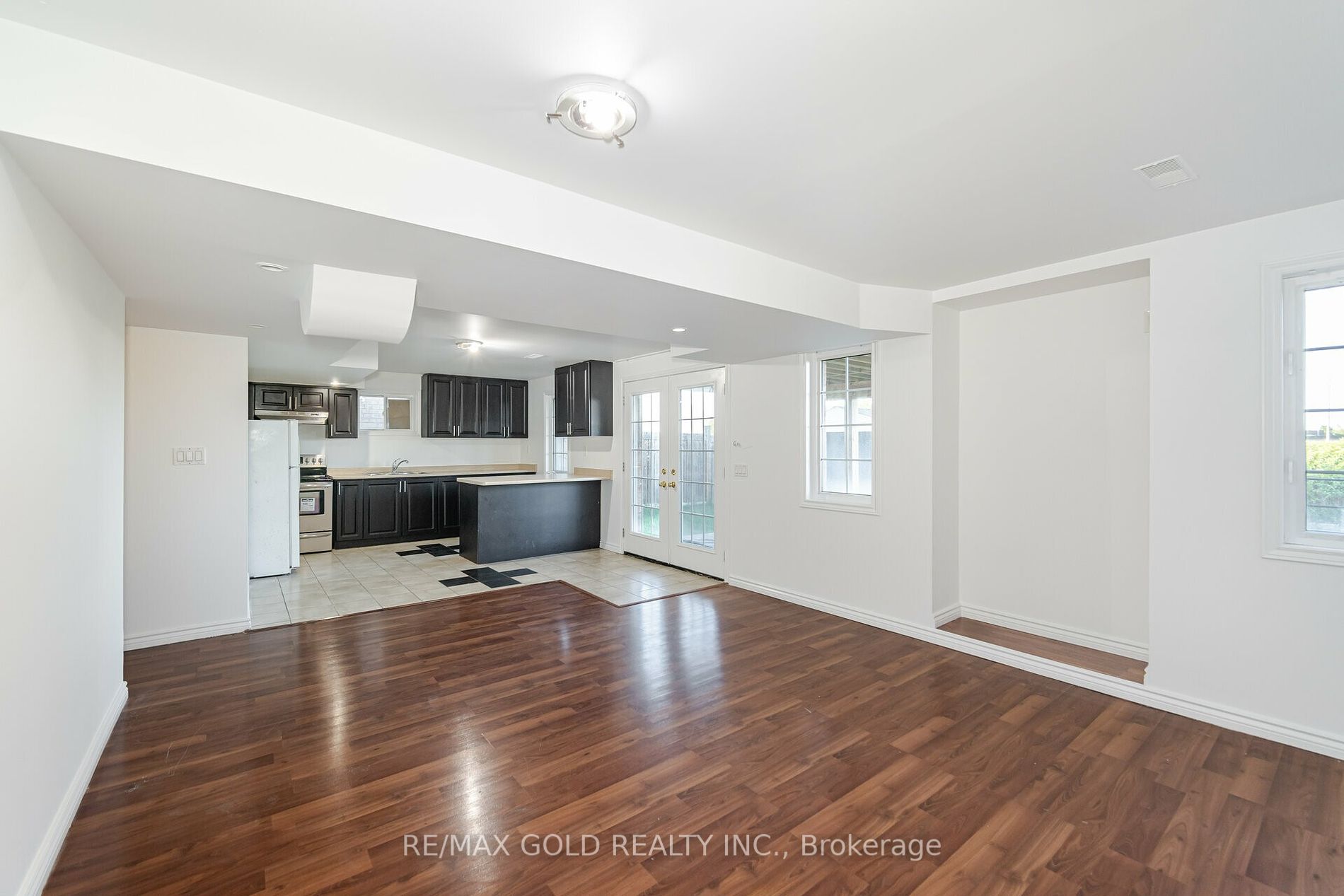 79 Apple Valley Way
