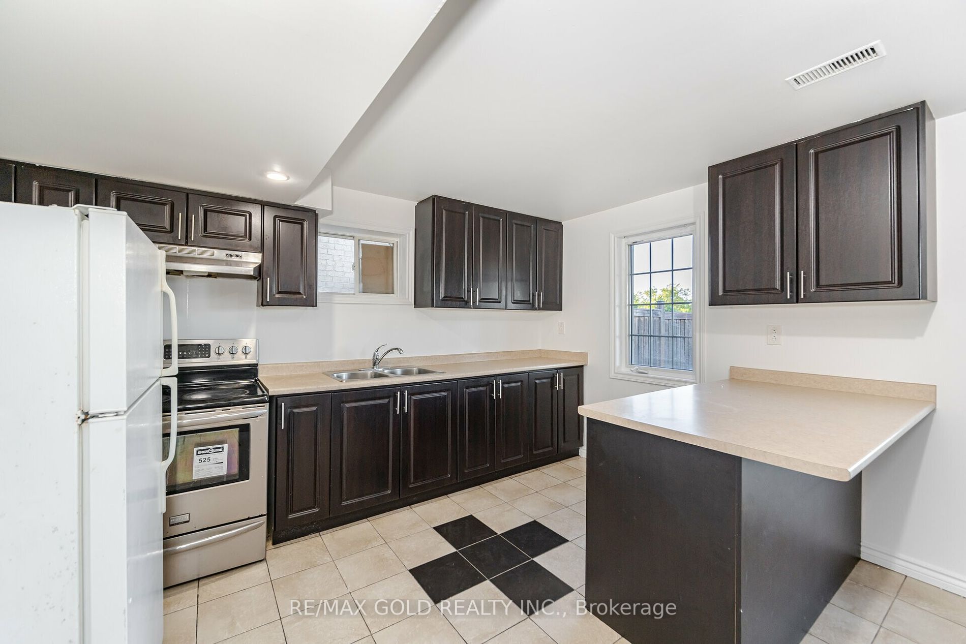 79 Apple Valley Way