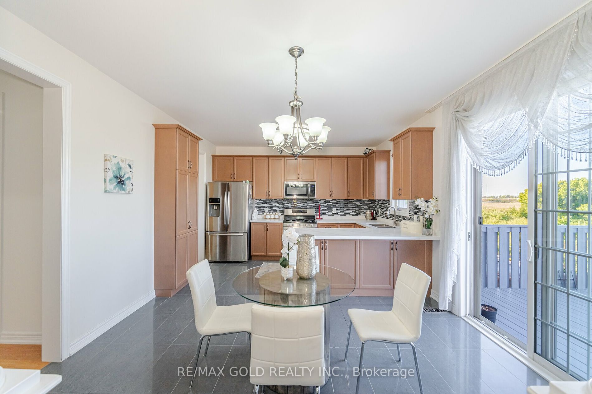 79 Apple Valley Way
