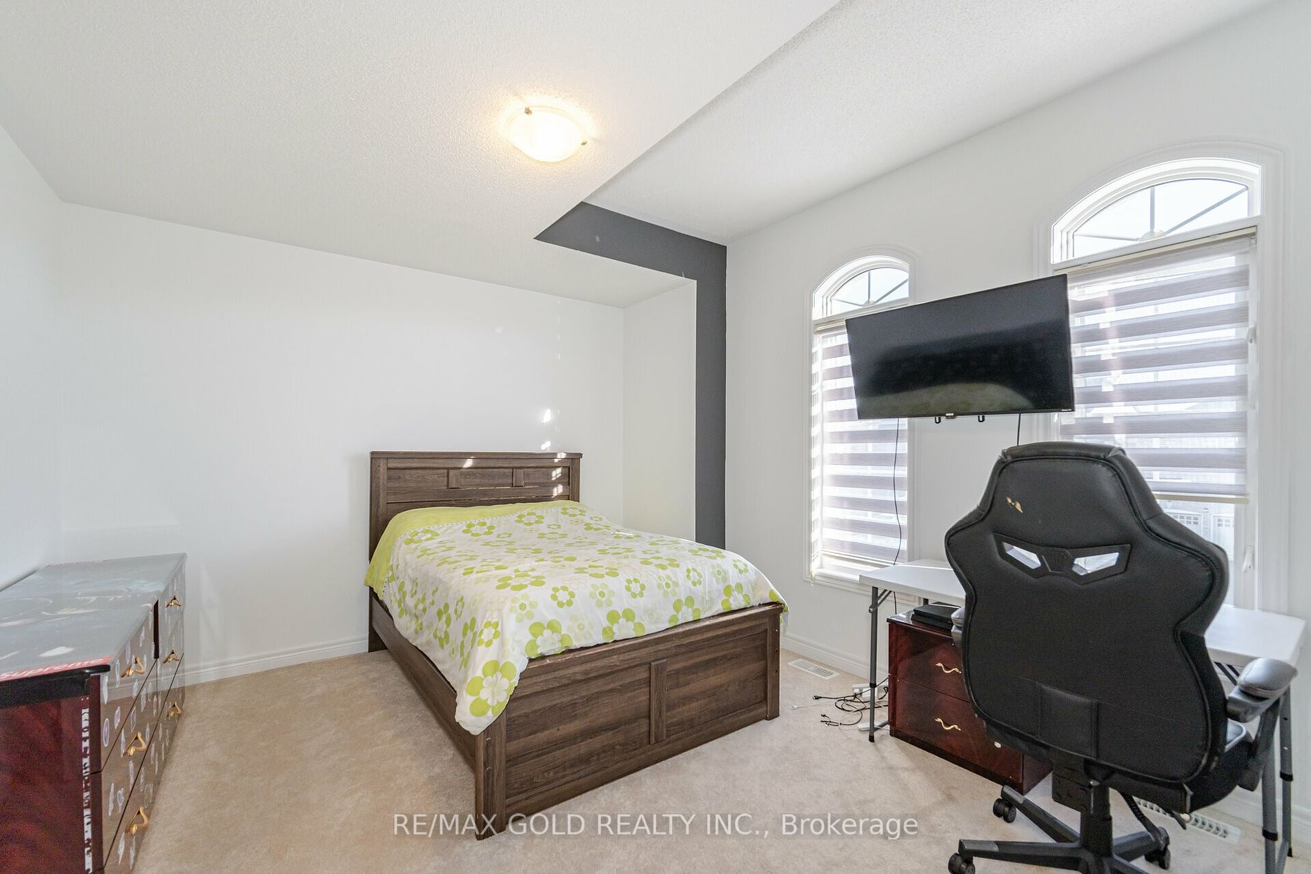 79 Apple Valley Way
