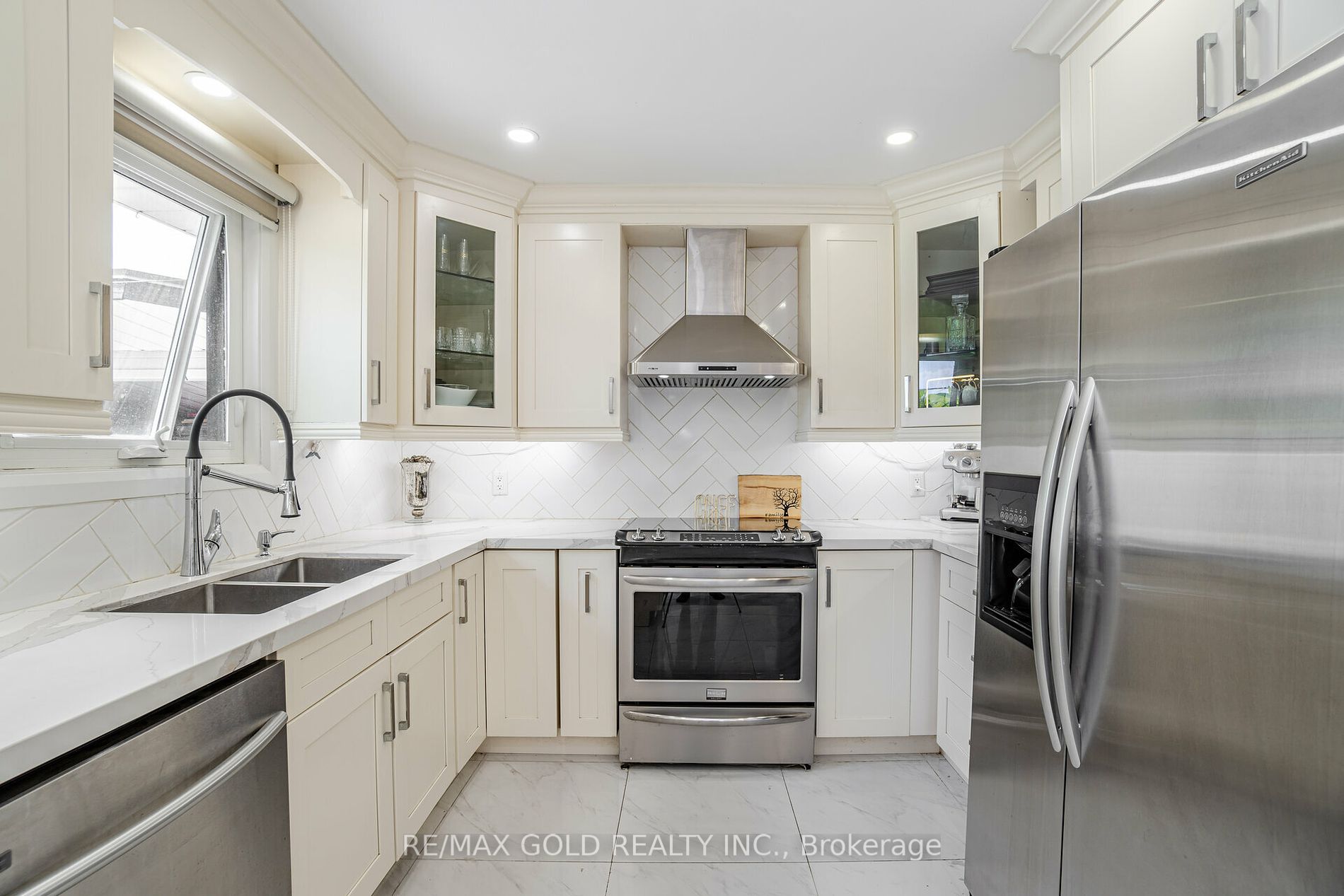 44 Stanley Crt