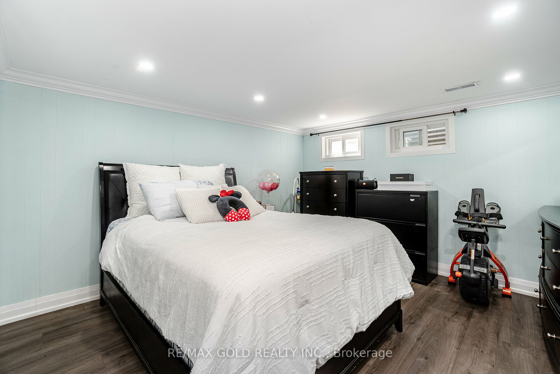 44 Stanley Crt