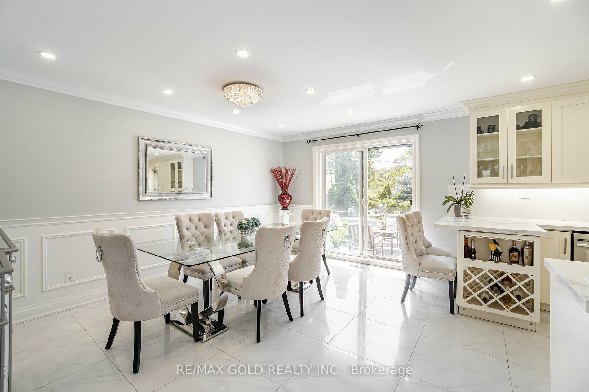 44 Stanley Crt