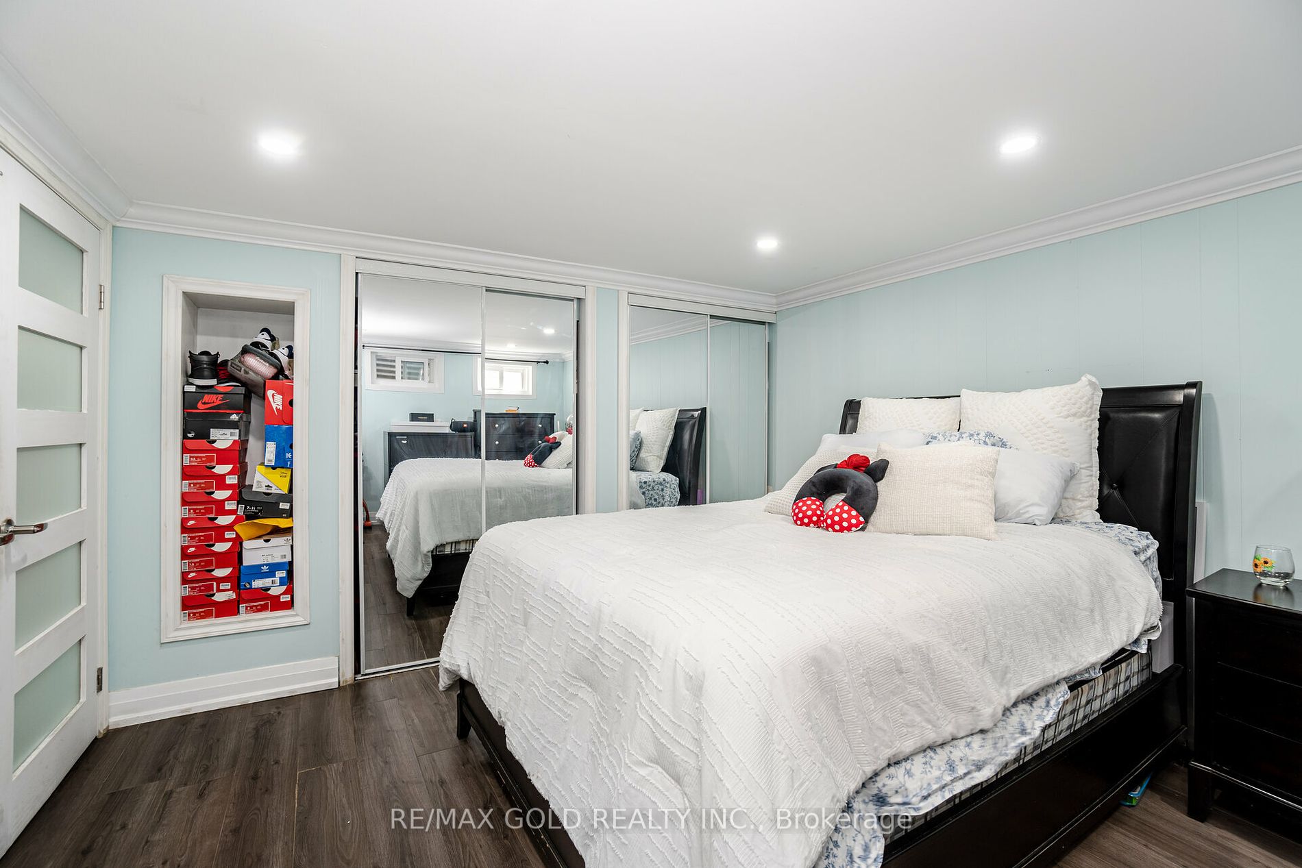 44 Stanley Crt