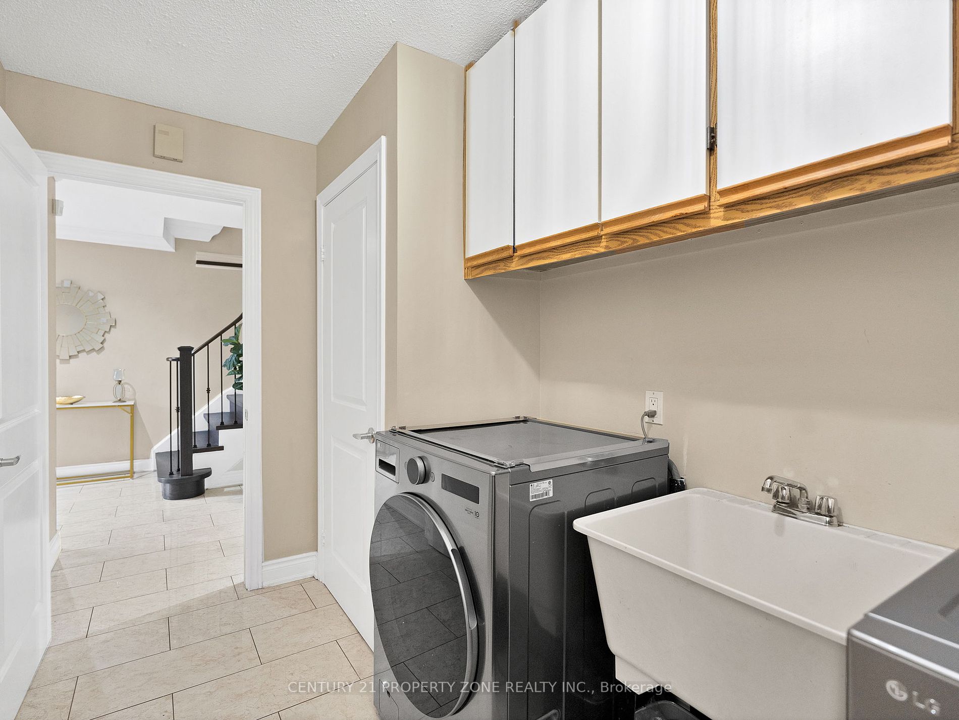 58 Schubert Cres
