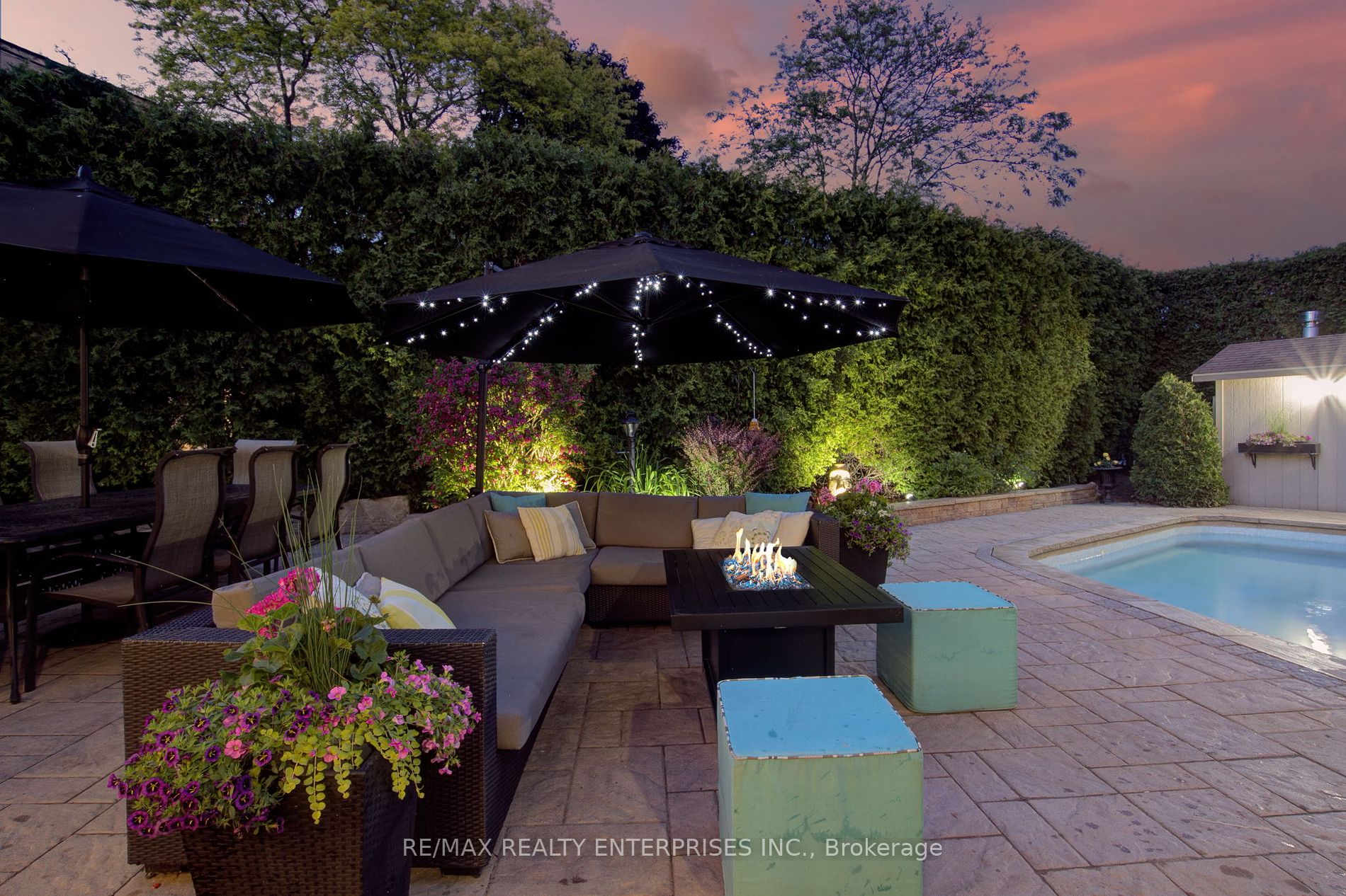 996 Cresthampton Lane