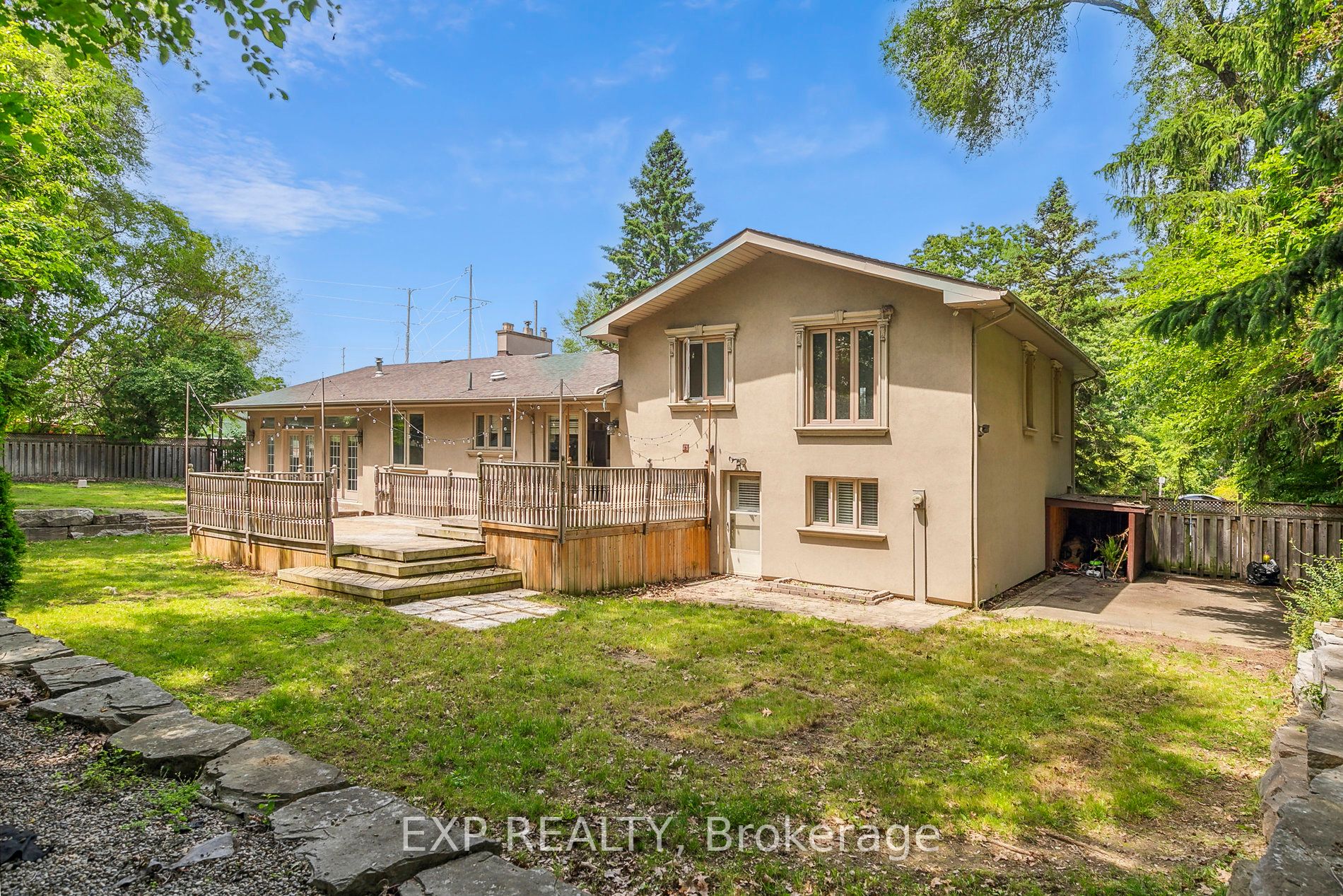 1572 KNARESWOOD Dr