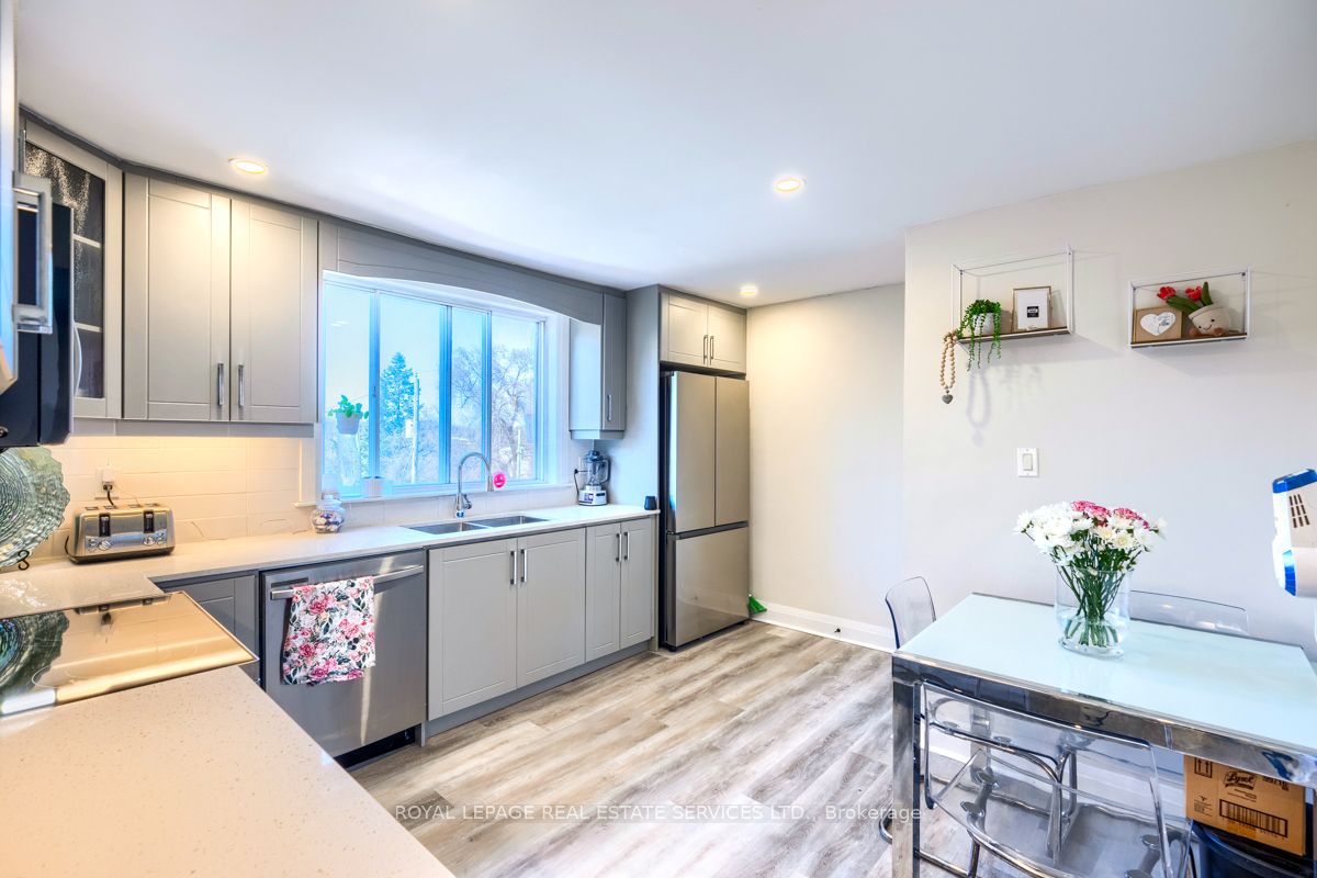 18 Ewing Street #1