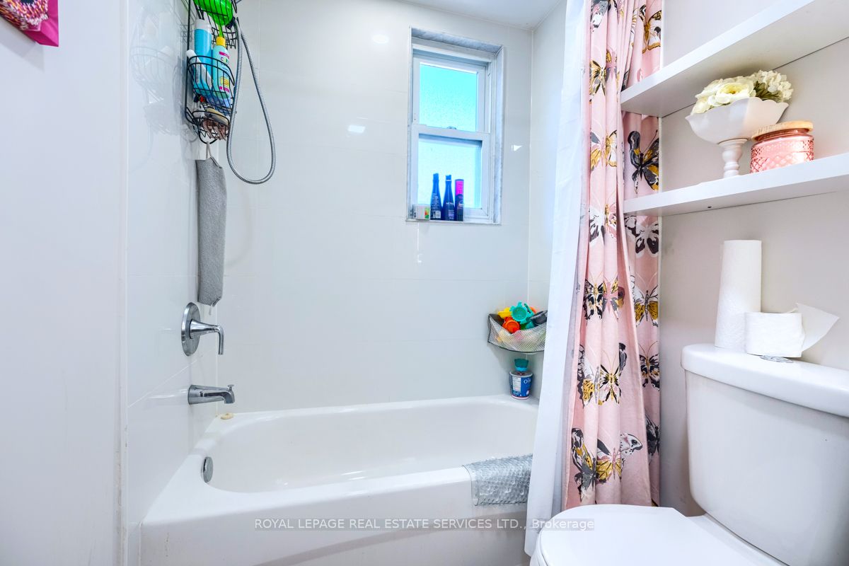 18 Ewing Street #1