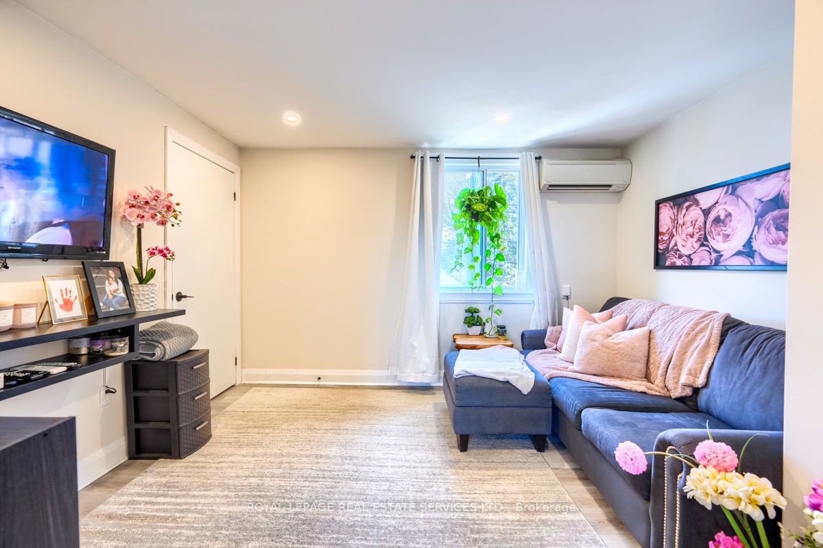 18 Ewing Street #1