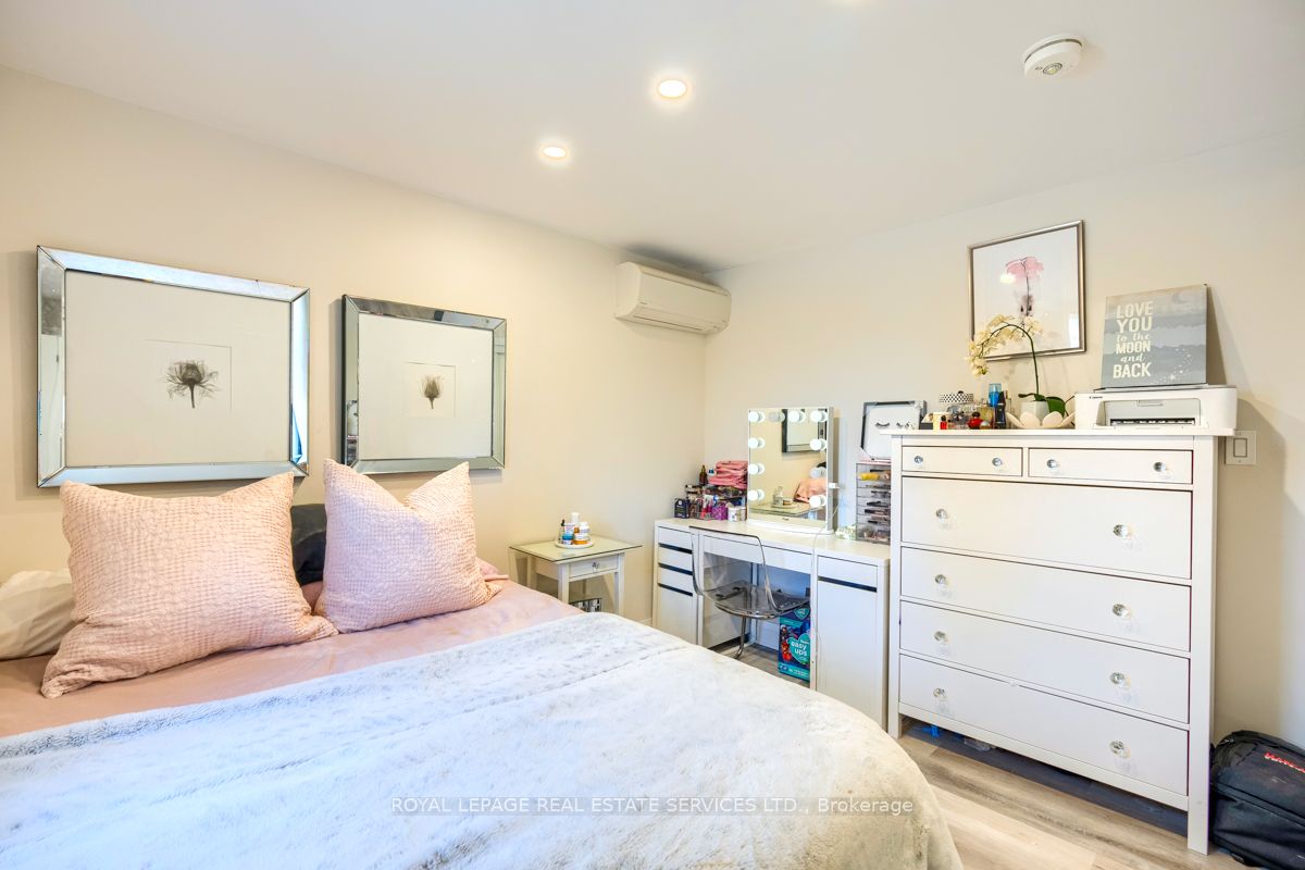 18 Ewing Street #1