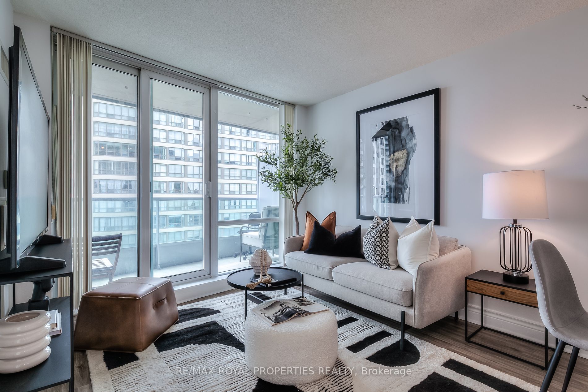33 Elm Drive W, #1803