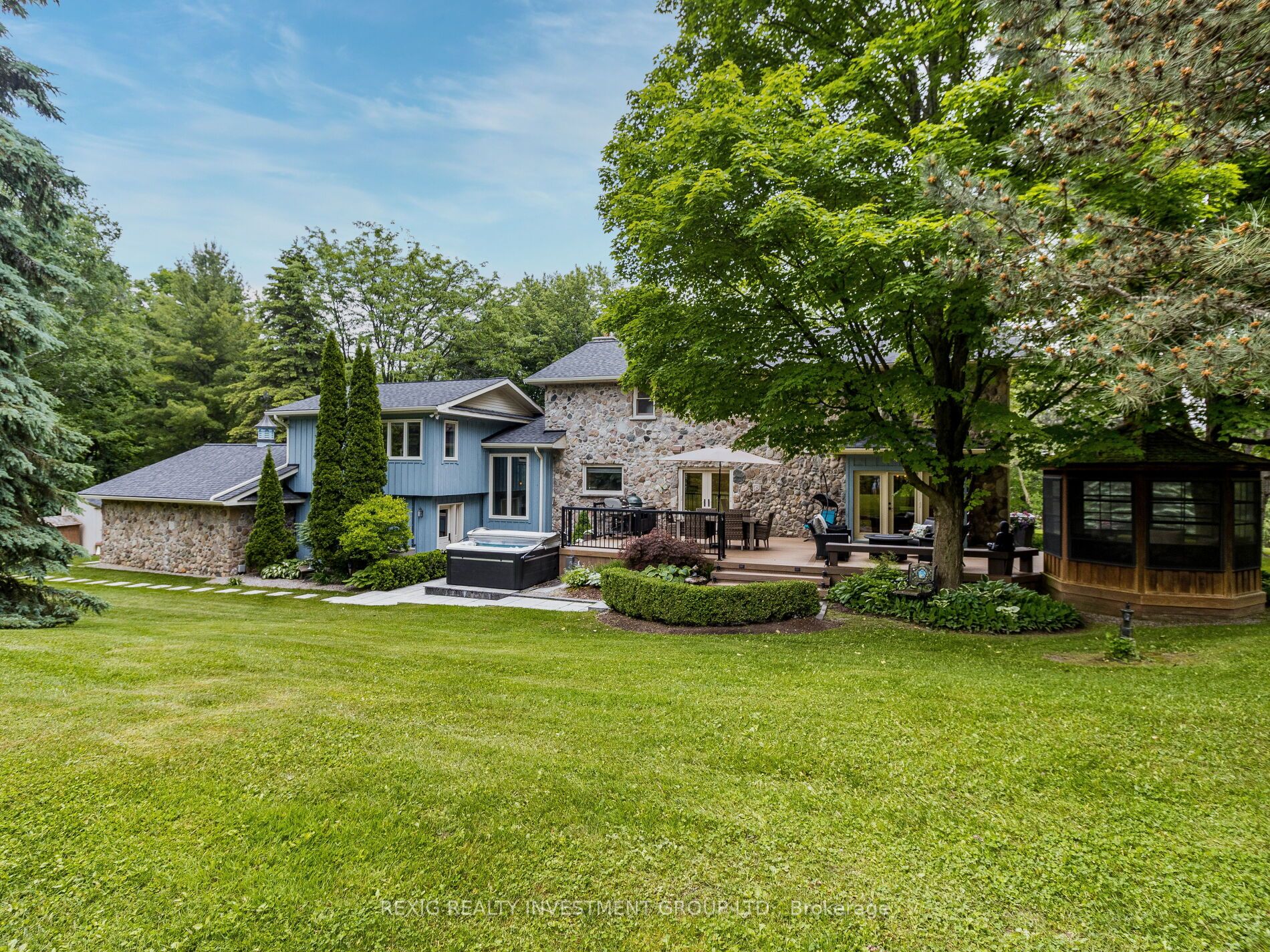 27 Cedar Drive