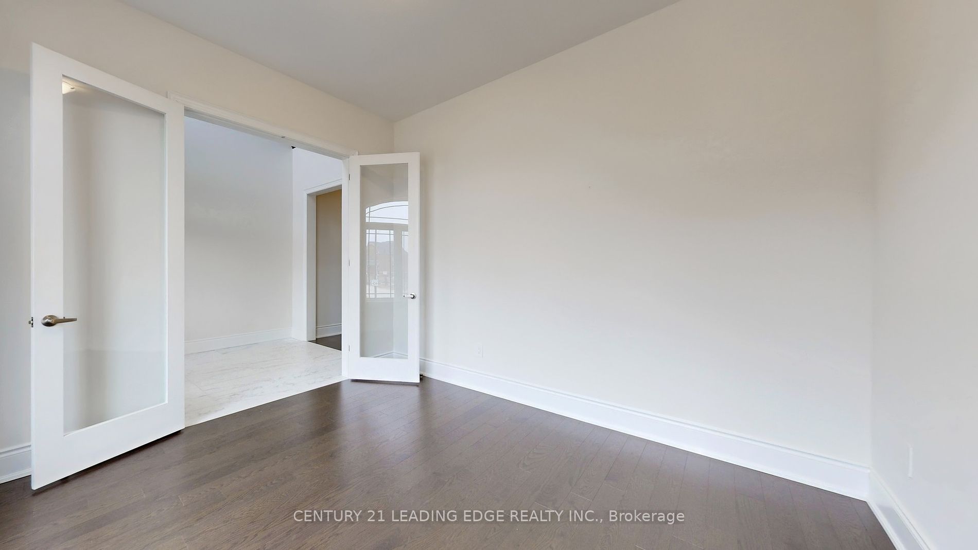 55 Raspberry Ridge Avenue