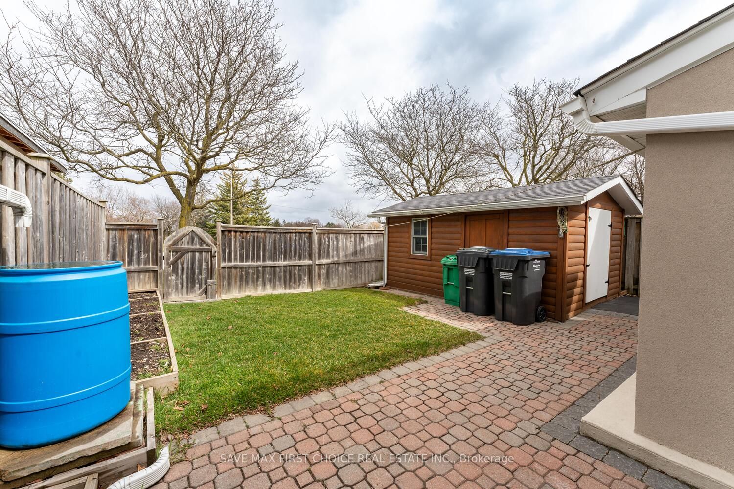 17 Haley Crt